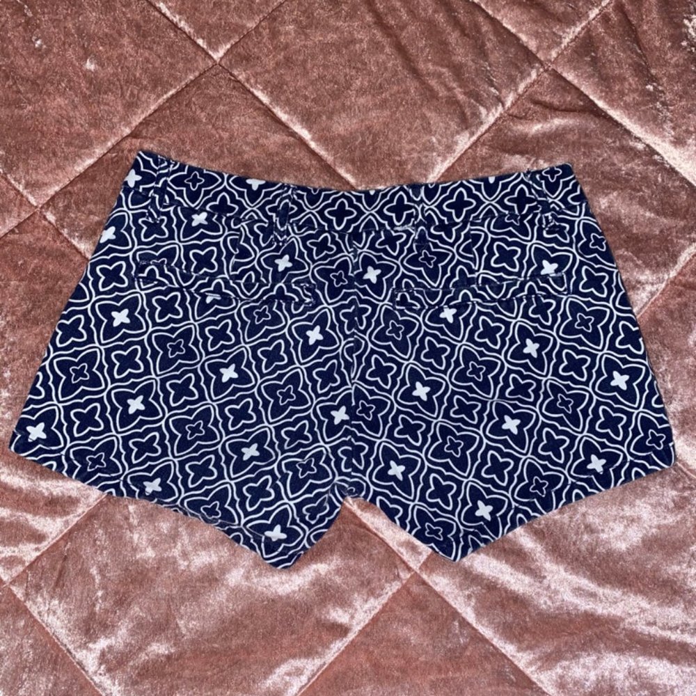 Patterned Shorts - Picture 2 of 3